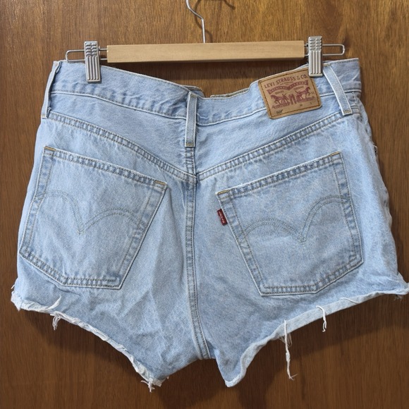 Levis 501 Shorts Womens 30 Blue Light Wash Distressed Denim Jean Button Fly Cut - Picture 5 of 14